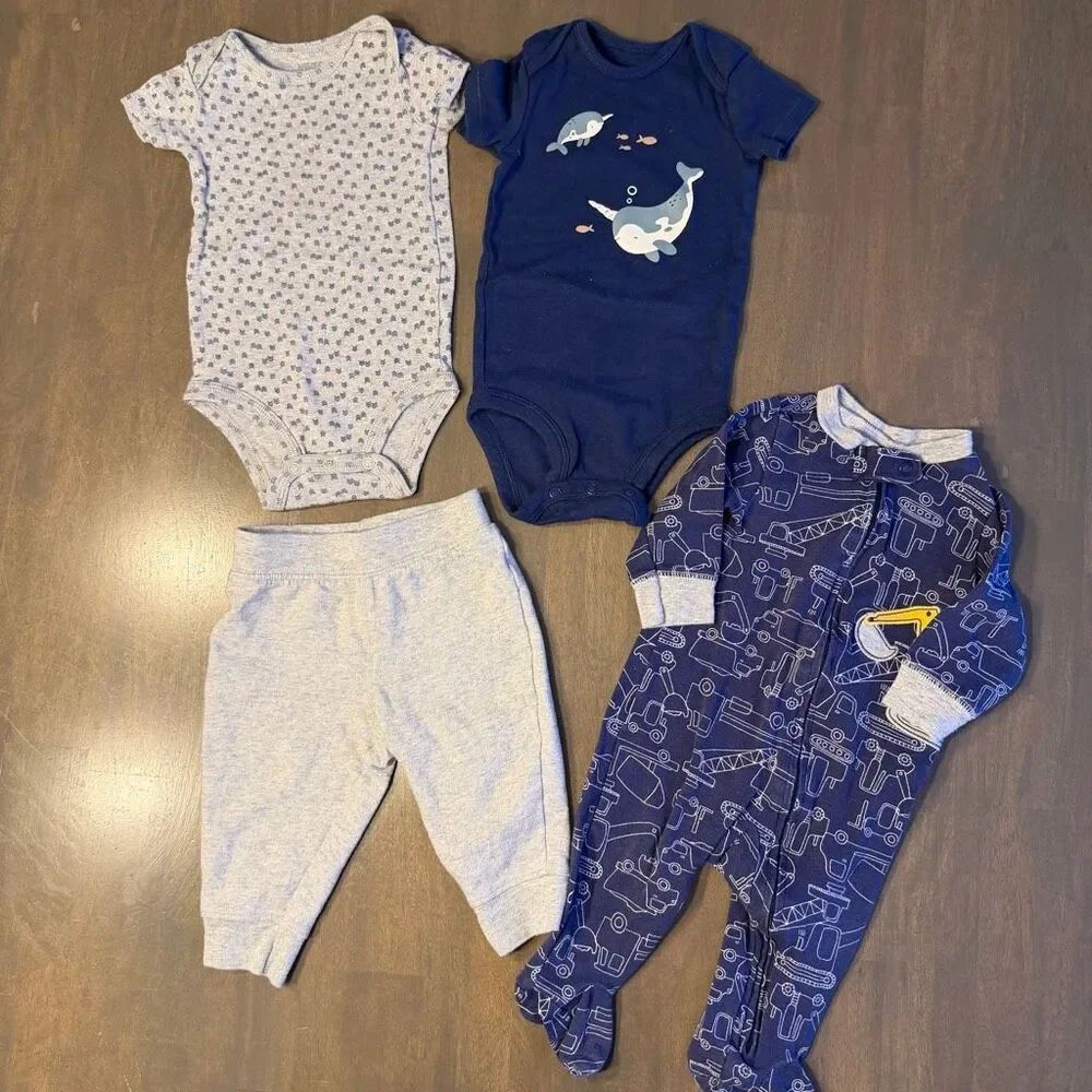 Cartersโ6 Months Boys Bundle